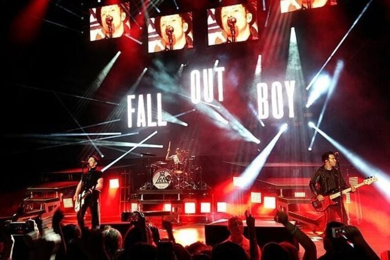 The 10 Best Bands To See Live In 2024 Band Pioneer   640px Fall Out Boy Monumentour 