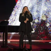 Kelly Clarkson 2016 National Christmas Tree Lighting