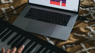 Laptop Computer Keyboard Keyboardist