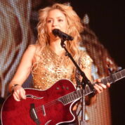 Shakira Live Paris 2010